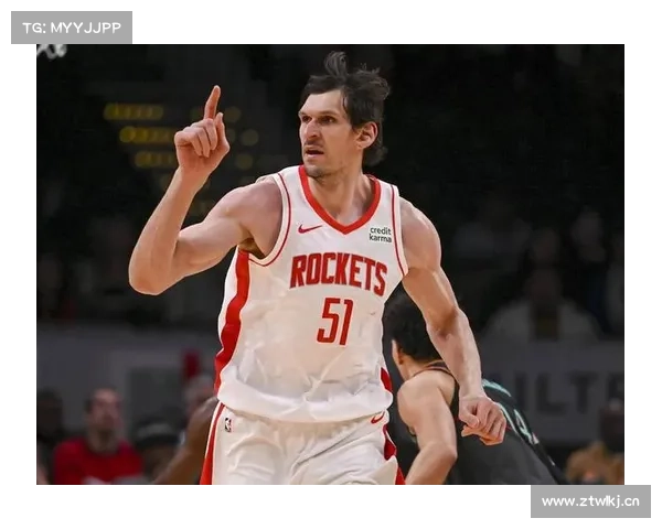 NBA巨人手掌有多大?两巨人像怪兽,大姚打字困难,博班手比头大 NBA巨人手掌有多大?两巨人像怪兽,大姚打字困难,博班手比头大
