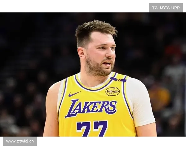 东契奇超远三分+文森特自信远投 湖人1分37秒一波9-1打停掘金